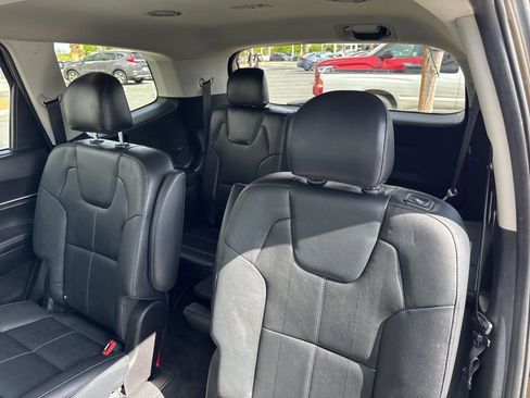 Used 2022 Kia Telluride EX w/ EX Premium Package image 18