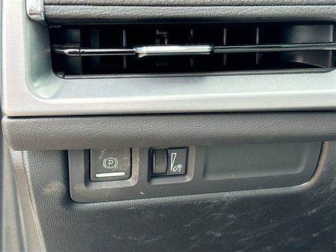 Used 2024 Cadillac XT4 Sport image 10