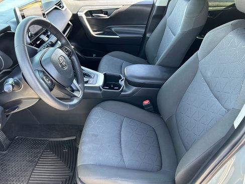 Used 2022 Toyota RAV4 XLE w/ Convenience Package image 19