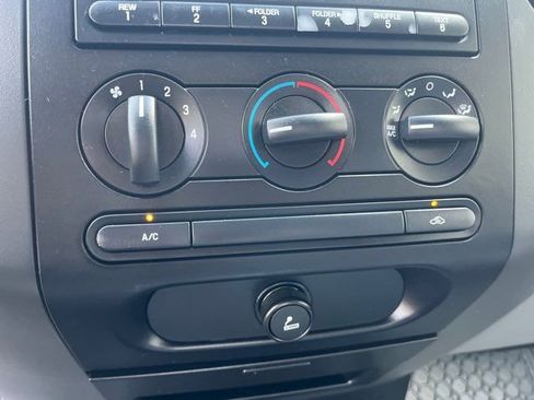 Used 2005 Ford F150 STX image 19