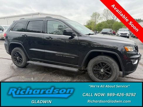 Used 2019 Jeep Grand Cherokee Laredo w/ Security & Convenience Group AWD/4WD image 1