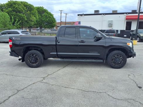 Used 2016 Toyota Tundra SR5 w/ SR5 Upgrade Package image 4