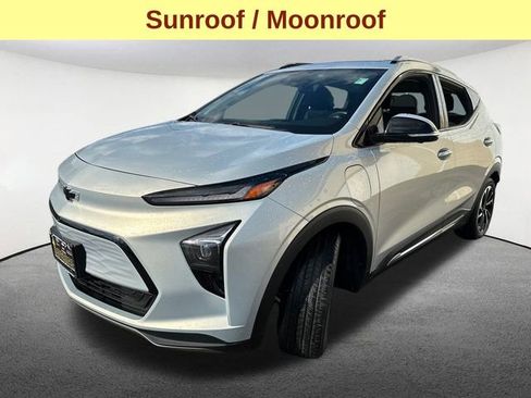 Used 2022 Chevrolet Bolt EUV Premier w/ Sun & Sound Package image 5