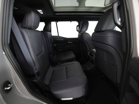 Used 2026 Lexus GX 550 w/ Accessory Package (31) AWD/4WD image 11