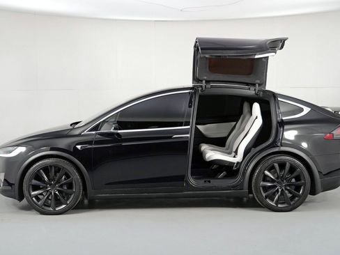 Used 2018 Tesla Model X 100D image 46