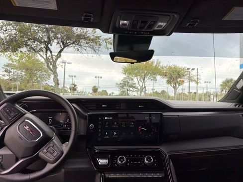 Used 2024 GMC Sierra 1500 AT4X w/ AT4X AEV Edition image 8