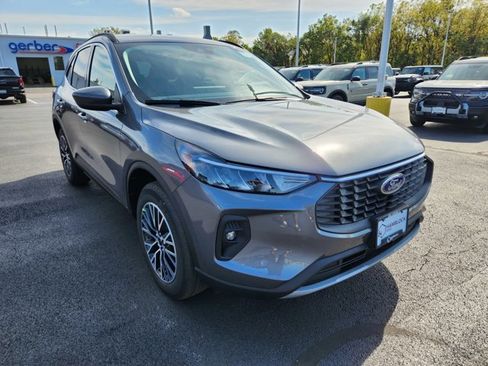 New 2026 Ford Escape SE image 1