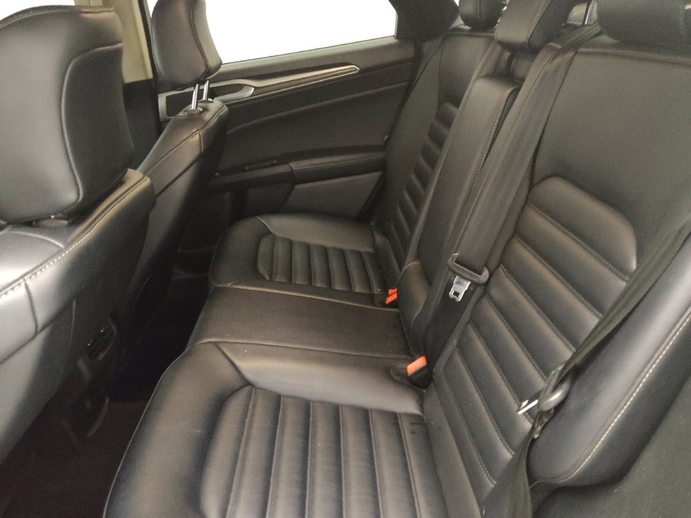 Used 2020 Ford Fusion SEL FWD image 18