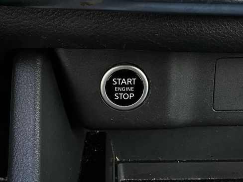 Used 2023 Nissan Rogue S image 26