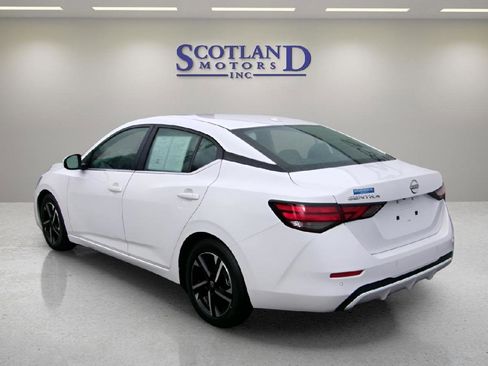 Used 2025 Nissan Sentra SV FWD image 8