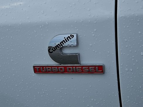 Used 2025 RAM 3500 Laramie AWD/4WD image 15