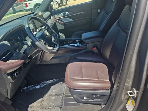 Used 2026 Ford Explorer Platinum AWD/4WD image 12