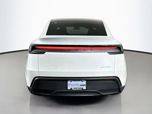 Used 2026 Tesla Model Y AWD image 6