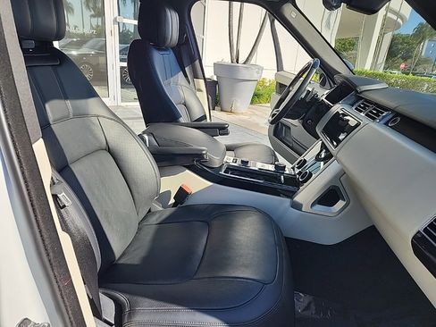 Used 2022 Land Rover Range Rover P525 Westminster Edition image 19