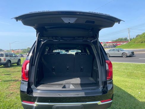 Used 2026 GMC Yukon Elevation w/ Elevation Premium Package AWD/4WD image 9