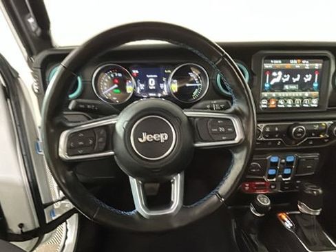 Used 2023 Jeep Wrangler Unlimited Rubicon 4xe w/ Cold Weather Group AWD/4WD image 13