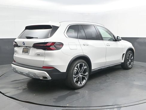 New 2026 BMW X5 xDrive50e AWD/4WD image 7