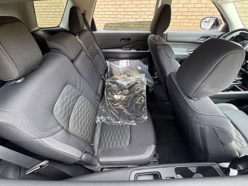 New 2026 Nissan Pathfinder SV w/ Cargo Package AWD/4WD image 10