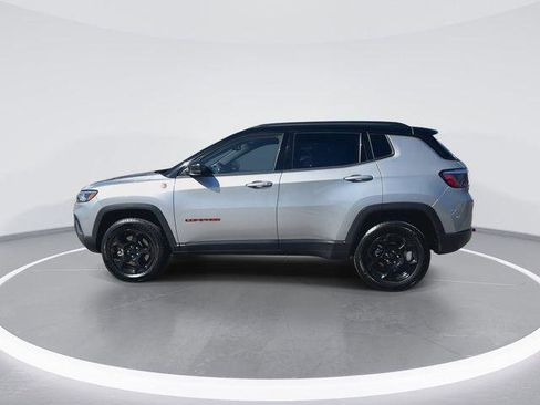 Used 2024 Jeep Compass Trailhawk image 5