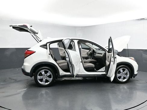 Used 2016 Honda HR-V LX image 48