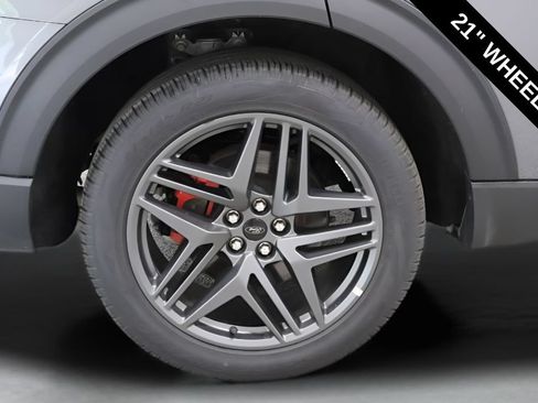 Used 2025 Ford Explorer ST-Line w/ ST-Line Street Pack AWD/4WD image 30