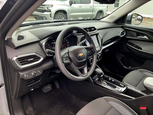 Used 2023 Chevrolet TrailBlazer LT w/ Convenience Package image 8