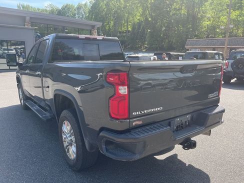 Used 2022 Chevrolet Silverado 2500 High Country w/ Safety Package II image 16