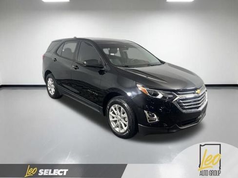 Used 2021 Chevrolet Equinox LS w/ LS Convenience Package AWD/4WD image 4