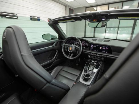 Used 2021 Porsche 911 Carrera image 24