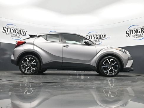 Used 2019 Toyota C-HR XLE FWD image 33