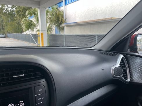 Used 2025 Kia Soul LX w/ LX Technology Package image 35