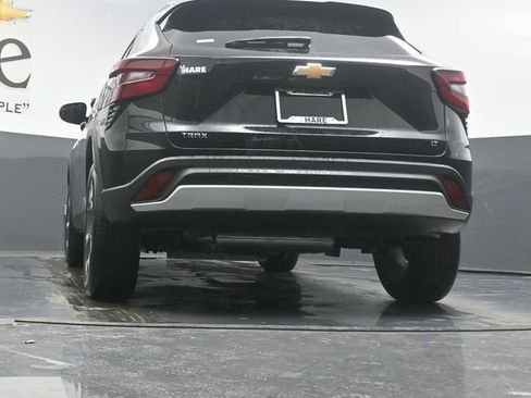 New 2026 Chevrolet Trax LT w/ Sunroof Package image 32