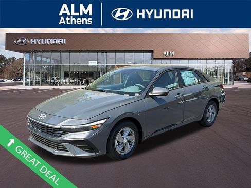 New 2026 Hyundai Elantra SE FWD image 1