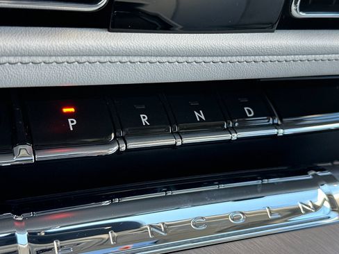 New 2026 Lincoln Aviator AWD image 22