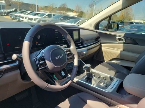 New 2026 Kia Carnival FWD image 13
