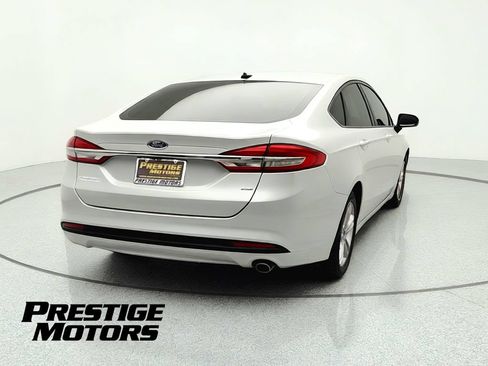 Used 2018 Ford Fusion SE FWD image 7
