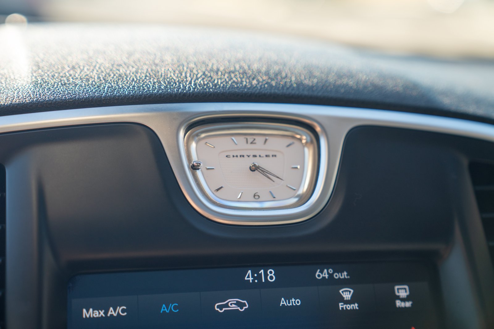 Used 2018 Chrysler 300 Touring L RWD image 14