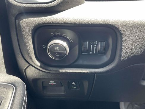 Used 2023 RAM 1500 Laramie AWD/4WD image 21
