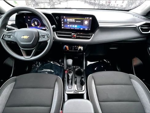 Used 2025 Chevrolet TrailBlazer LT image 16
