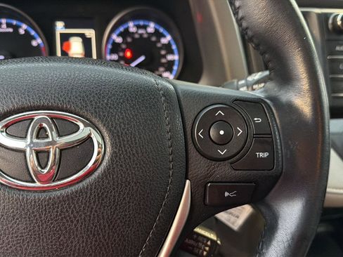 Used 2018 Toyota RAV4 XLE FWD image 21