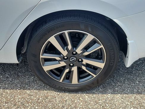Certified 2025 Nissan Versa S w/ S Plus Package FWD image 5