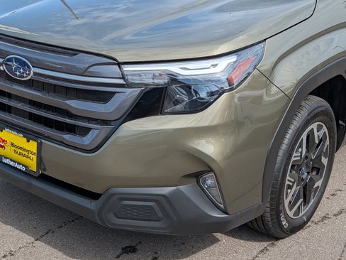 Certified 2025 Subaru Forester Premium AWD/4WD image 16