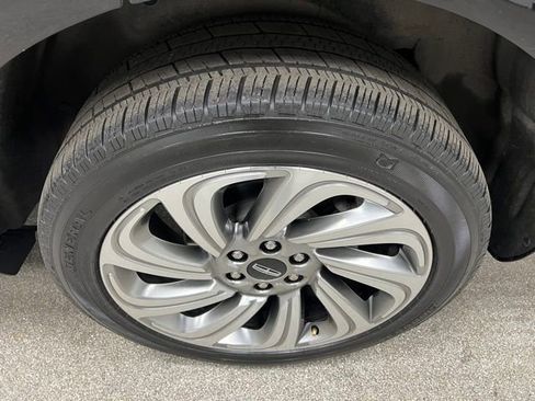 Used 2024 Lincoln Navigator Reserve image 14