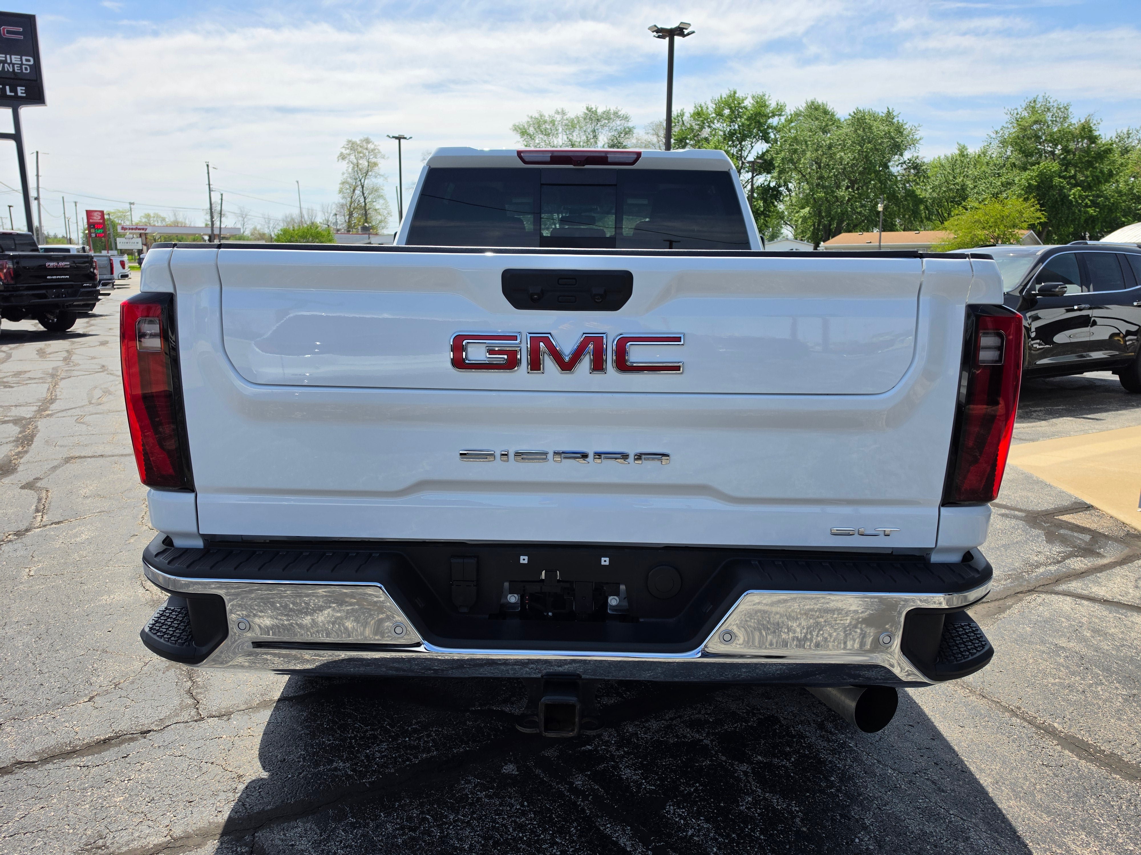Used 2025 GMC Sierra 2500 SLT w/ SLT Premium Package AWD/4WD image 5
