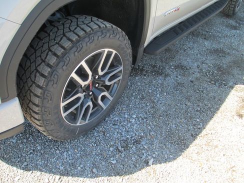New 2026 GMC Sierra 1500 AT4 w/ AT4 Premium Package AWD/4WD image 13
