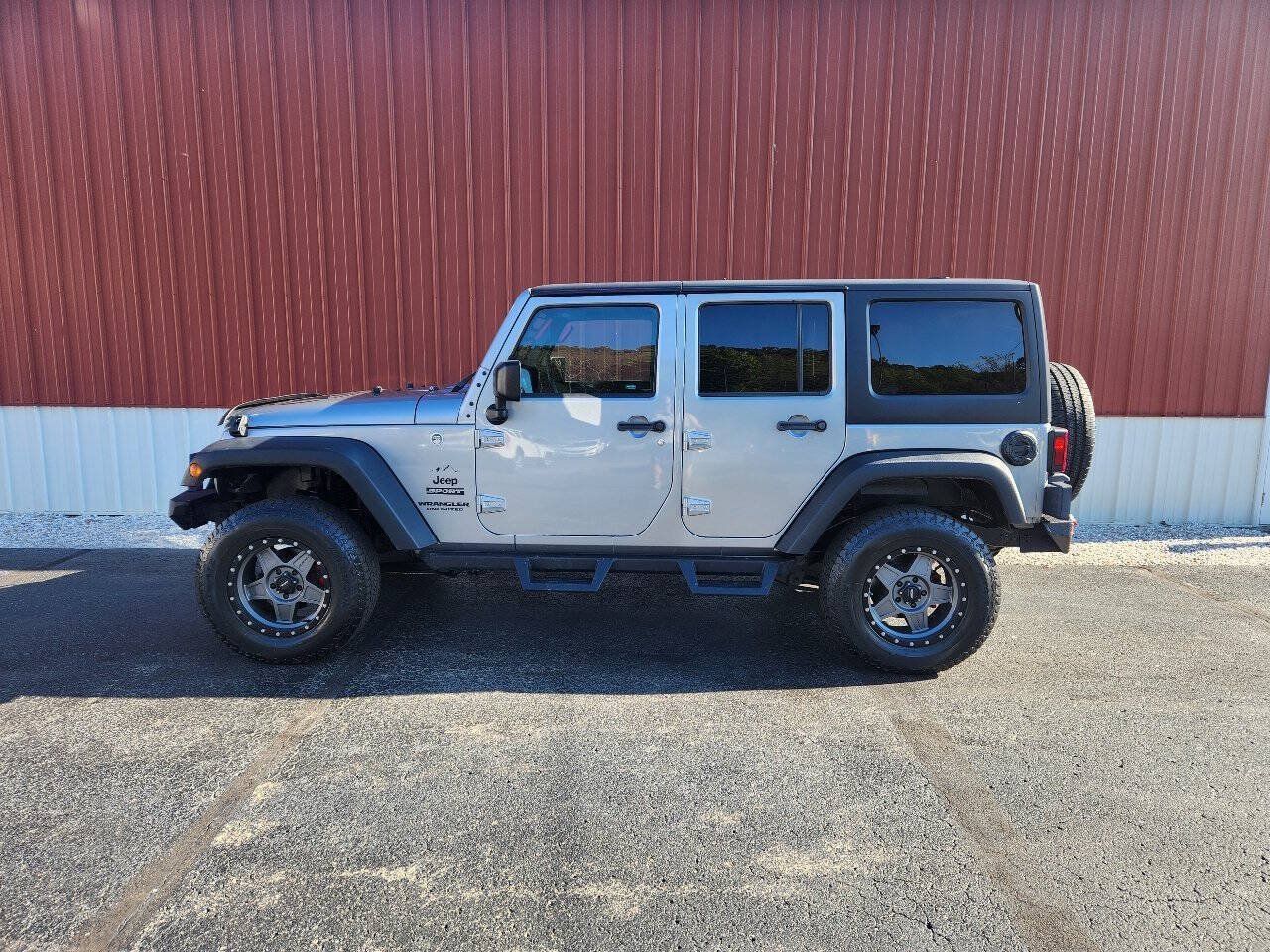Used 2017 Jeep Wrangler Unlimited Sport w/ Quick Order Package 24S AWD/4WD image 2