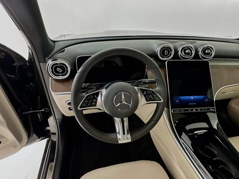 Used 2026 Mercedes-Benz GLC 300 image 12