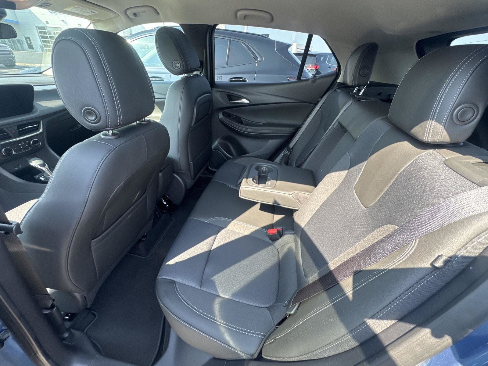 Used 2025 Buick Encore GX Preferred w/ Comfort Package FWD image 8