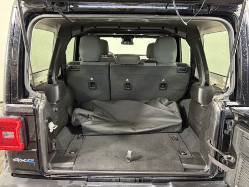 Used 2024 Jeep Wrangler Unlimited Sahara AWD/4WD image 14