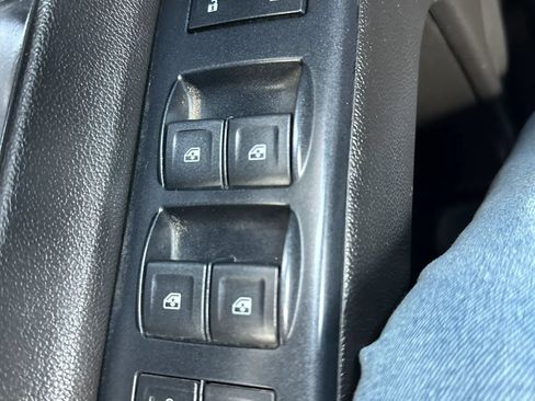 Used 2017 Chevrolet Silverado 2500 W/T AWD/4WD image 19